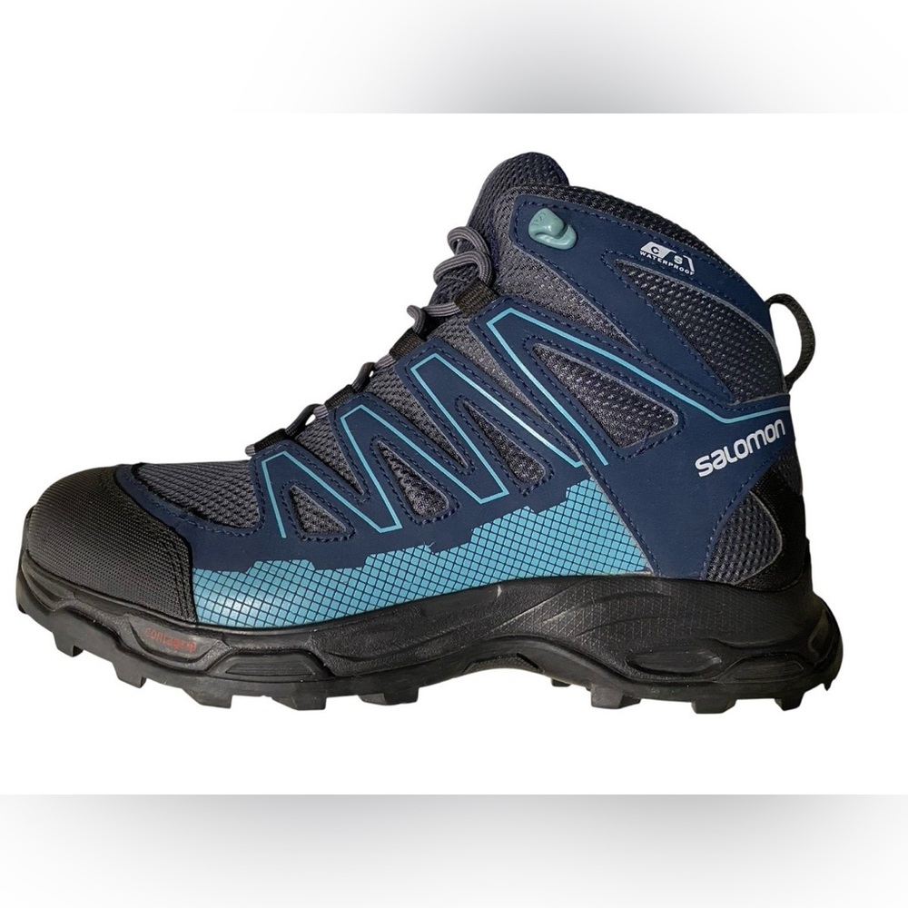 BNIB Solomon Women’s Pathfinder Mid boots size 6